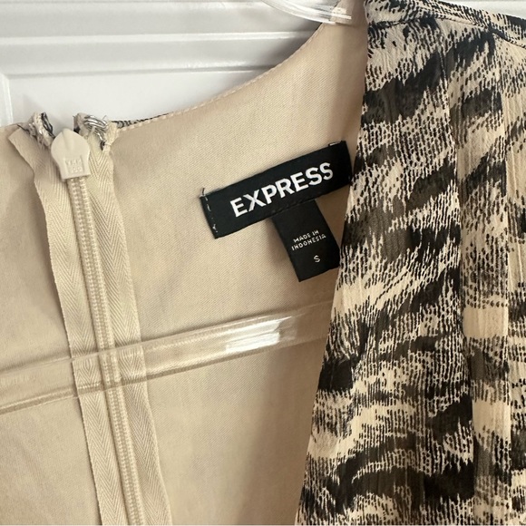 Express chiffon romper - Picture 3 of 3